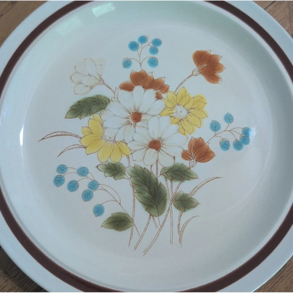 Vintage Four Seasons Collection Early Summer Stoneware Dinner One Plate 10.75